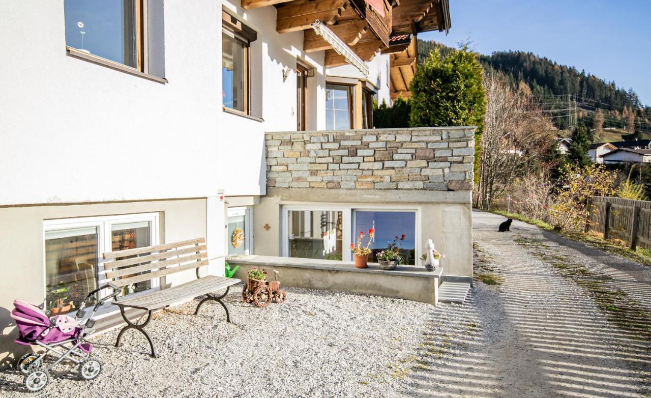 Mit Terrasse *